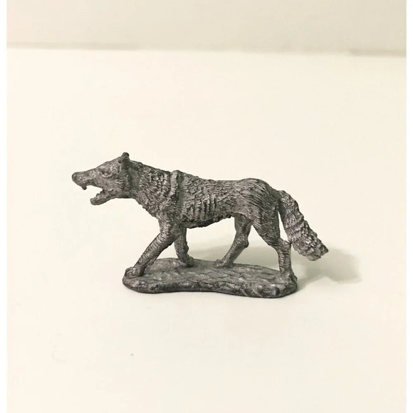 Vtg Wolf Miniature  Metal Figure Dungeons And Dragons Role Playing - Picture 1 of 7